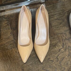 Stuart Weitzman Elegant Tan Pumps